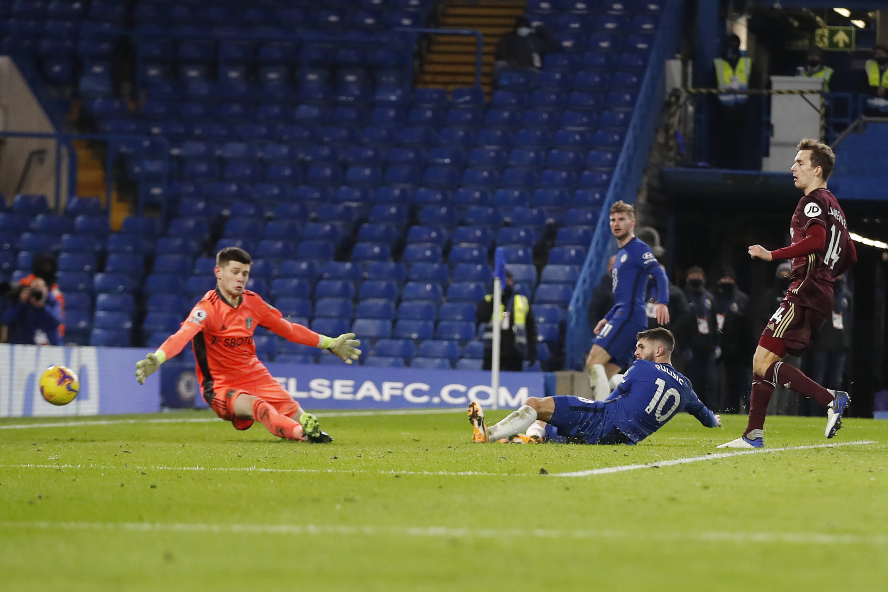 激烈的足球 激烈的足球